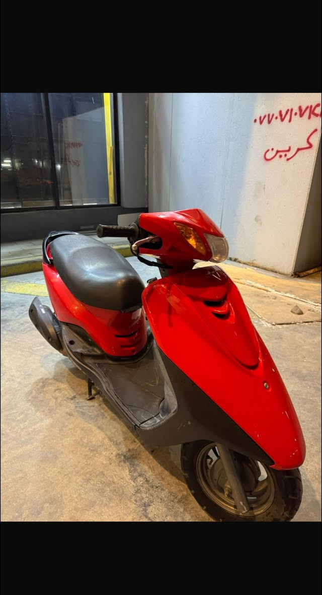 اكزز نوزل الدراجه جاهزه محرك ممفتوح ناعمه شلعه ومعدل كهربائيات كلهه شغاله تايرات جدد كفرهه تجاري اني شاده للجماليه الاصلي موجود انطي وياها الدراجه حلوه وكامله مكاني الحريه السعر 650 مستعجل على بيعتهه للتواصل *********** بي واتساب
