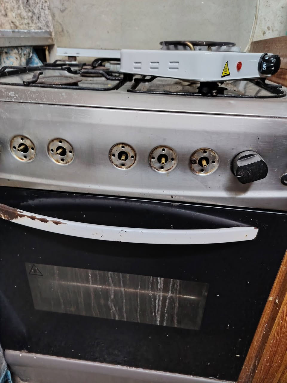 طباخ ٢٥ الف قفل فرن شغال و٢ عين شغال باقي يحتاج بوري فقط


**إذا كنت صاحب هذا الإعلان وتريد حذفه لأي سبب، رجاءا أرسل رسالة إلى الدعم الفني**