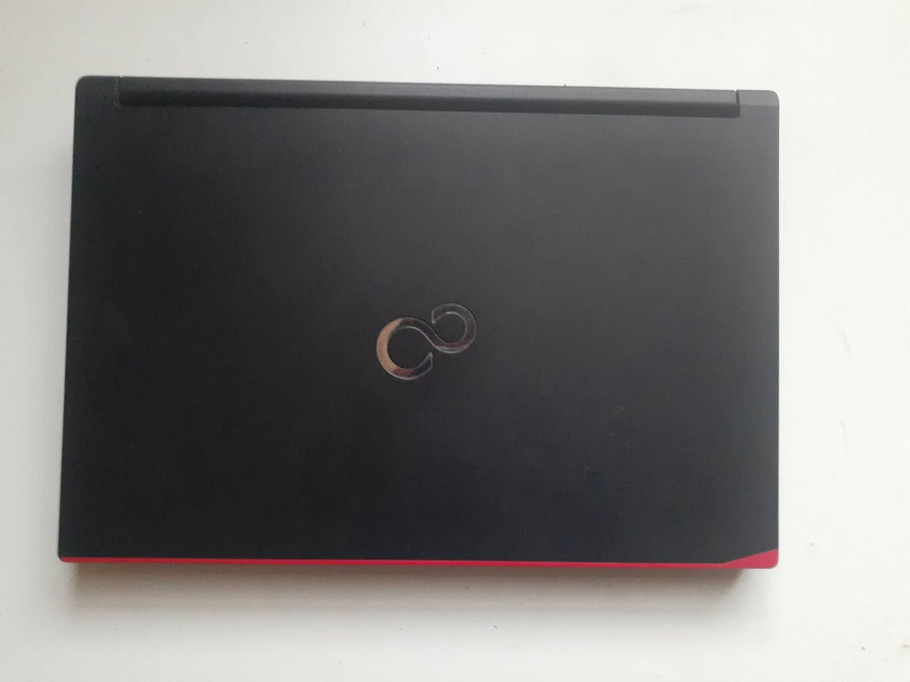 مراوس بمبايل 
 فوجستو  Cor i5 جيل رابع فئة M
رام ١٠ . هارد 512 داخلي و 320 خارجي  
وياه شاحنة وجنطة وماوس بلوتوث 
مكاني سبع قصور


**إذا كنت صاحب هذا الإعلان وتريد حذفه لأي سبب، رجاءا أرسل رسالة إلى الدعم الفني**