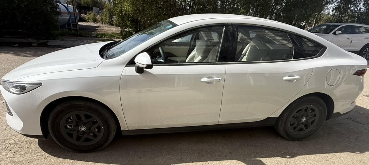 السلام عليكم بيوايدي كن بلاص 2025 للبيع
زيرو ماشية 130 كيلو فقط مرقمة باسمي داخل ابيض شاشة معربة انكليزي وعربي غراضها كاملة مع الارضيات روزلاين 
وياها سونار السيارة

💵 سعرها 19 مليون او 100 نهائي 

مكانها السيدية شارع النخيل 

للاتصال 
***********
