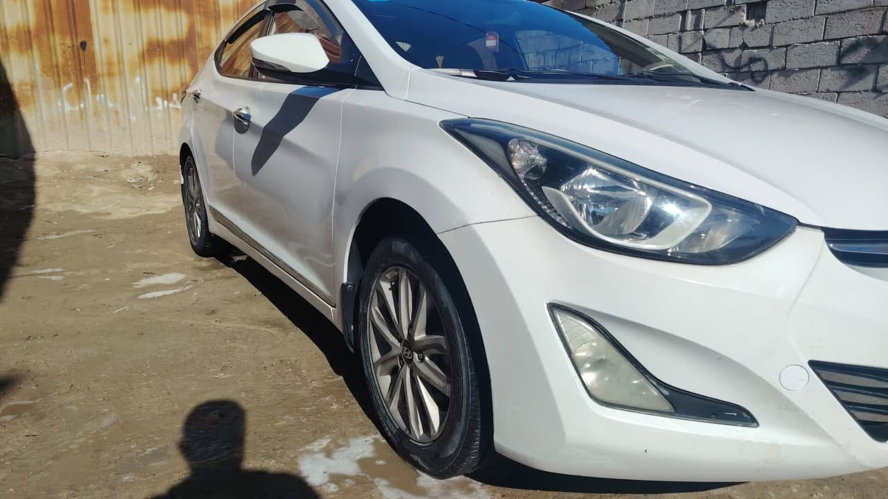 السلام عليكم النتره خليجي رقم بغداد نكليزي بيهه قطعتين مرخايات بس مديل 14شكل 16فتحه محرك 1800حداده جديده تخم تاير جديد تبريد بيهه مكانات صبغات صغار  سياره حلوه سنويه 30مكانه السياره نجف الكوفه السعر 115وبيهه مجال ‭0788 556 6584‬
