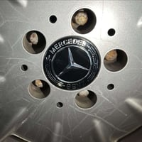 كب ويا مرسدس مثل لي موضح بل صوره موجود منه 75 قطعه ابيعن شلع يطلع التخ...