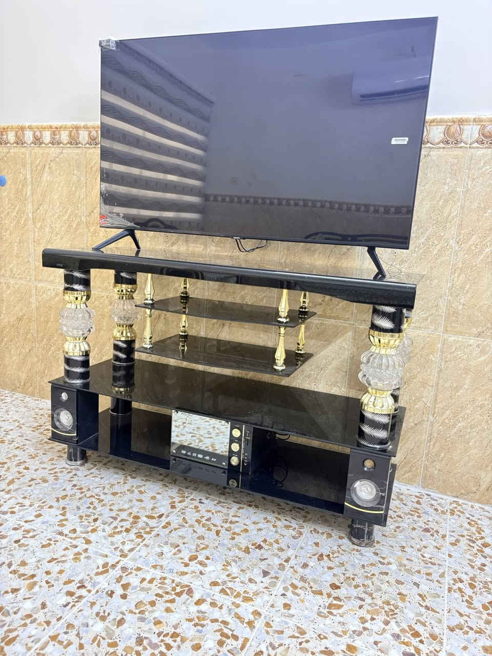 ميز تلفزيون مستعمل 
( سعره ٣٠ الف فقط  )
للاستفسار مراسلة الصفحة ☎️


**إذا كنت صاحب هذا الإعلان وتريد حذفه لأي سبب، رجاءا أرسل رسالة إلى الدعم الفني**