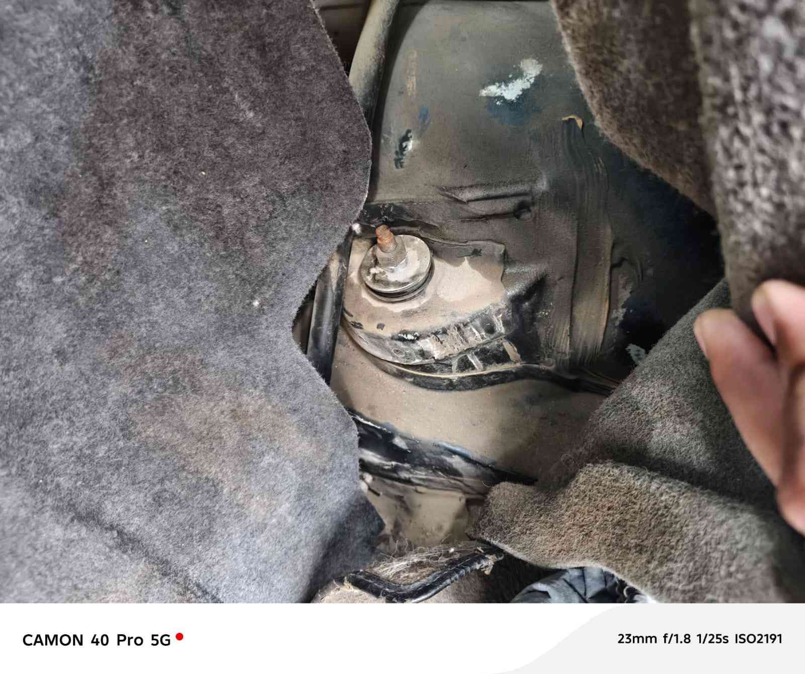 سلام عليكم
لبيع مارسدس موديل 91 رقم بغداد
سياره كير محرك 3000سياره جاهزه
تخم تاير جديد 
صدر جديد
***********
