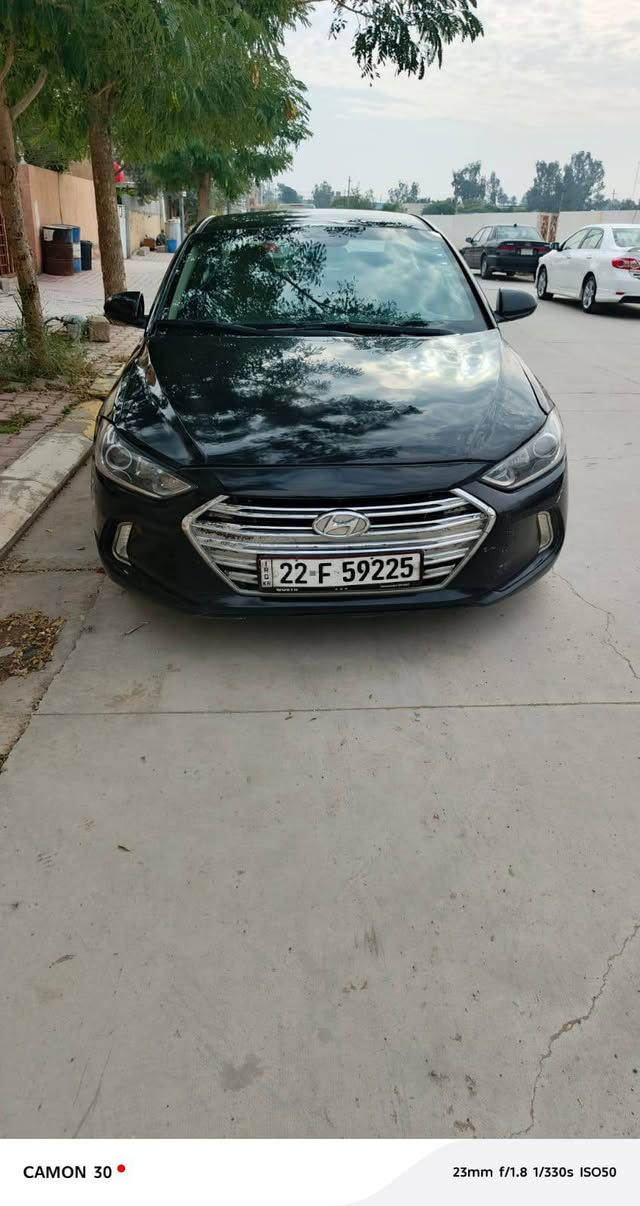 النترا 17 كير عادي 
امريكي ضربتها صندوك وجاملغ وربع بونيد من يم جاملغ 
سياره محرك كير صدر كهربائيات كله مكفوله سيارة باسمي احولك ثاني يوم سعر 120 بيها مجال لطيبين
***********
