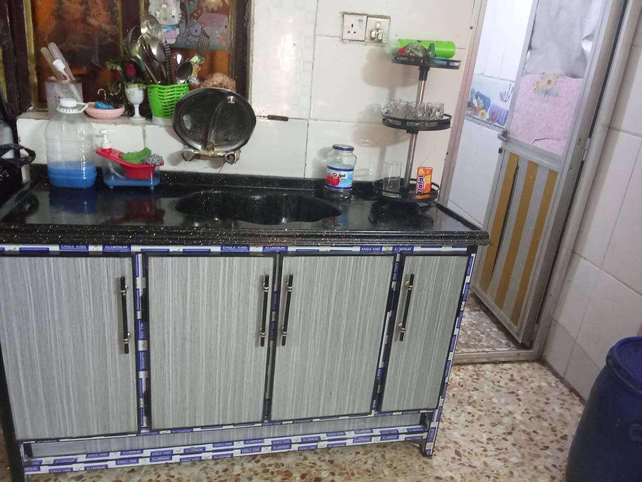 كاونتر مستخدم اخو الجديد سعر مناسب *********** عنوان مدينه الصدر
