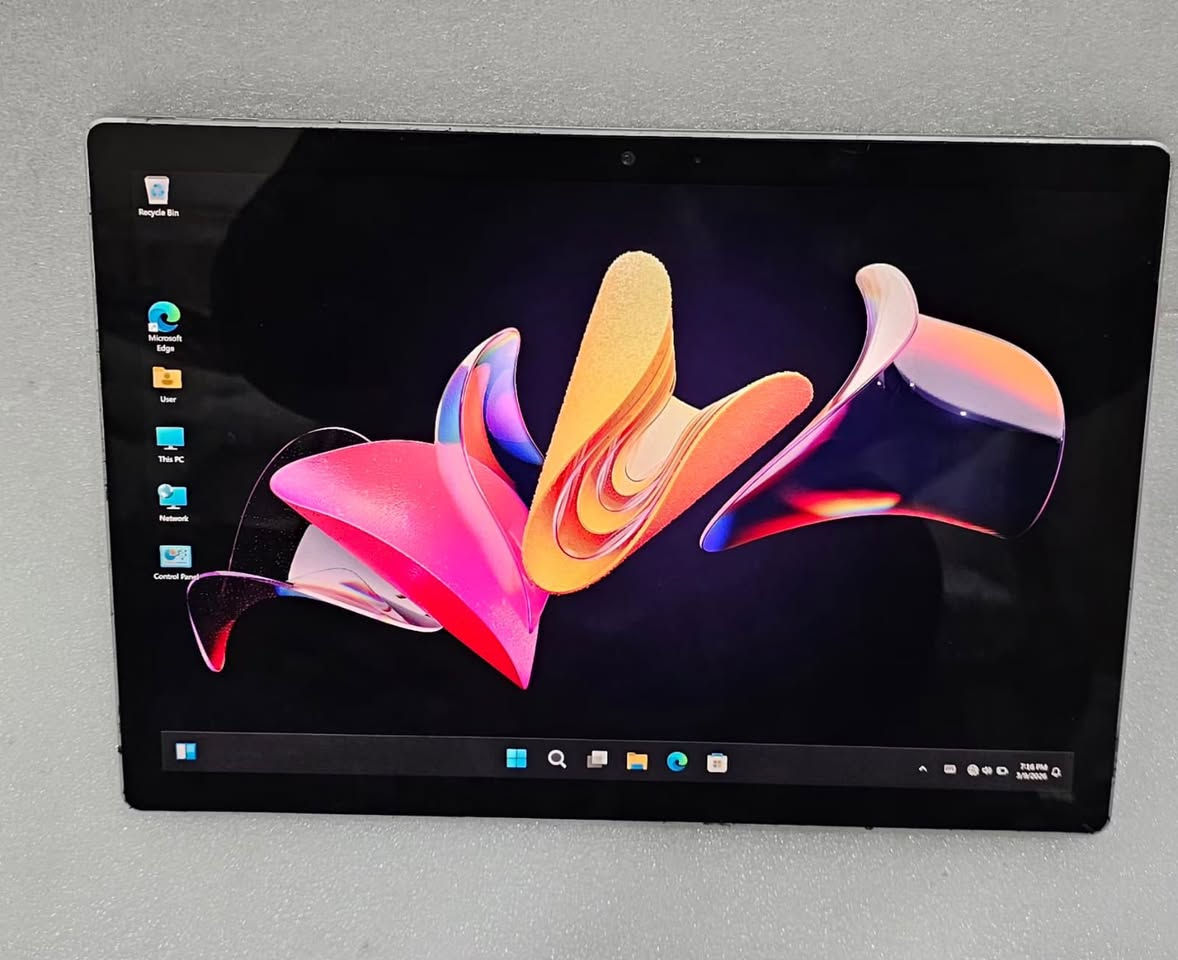 بيع سريع المواصفات كدامكم بوك2  مبدل بطاريه جديده بدون كيبورد السعر مع شاحنه250 بدون شاحنه225 نهايتها مع توصيل
