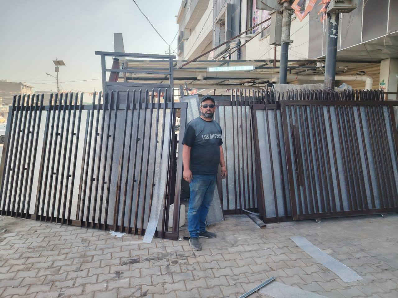 حداحده علي الشمري ابواب شبابيك محجرات سقايف كرفانات بغداد الدوره شارع ستين رقم الهاتف واتساب ***********
