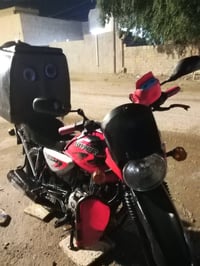 بوكسر موديل 2022 مرقمه بسمي  سعرها مليونين أو 100بيها مجال  0780964286...