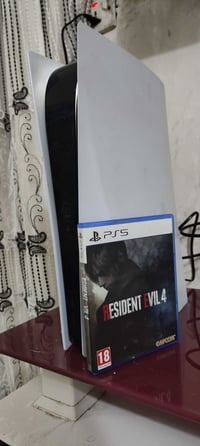 عندي ps5 كامل ملحقات ويا قرصين اريد مراوس ويا pc قويه حتلو انطي فرق أو...