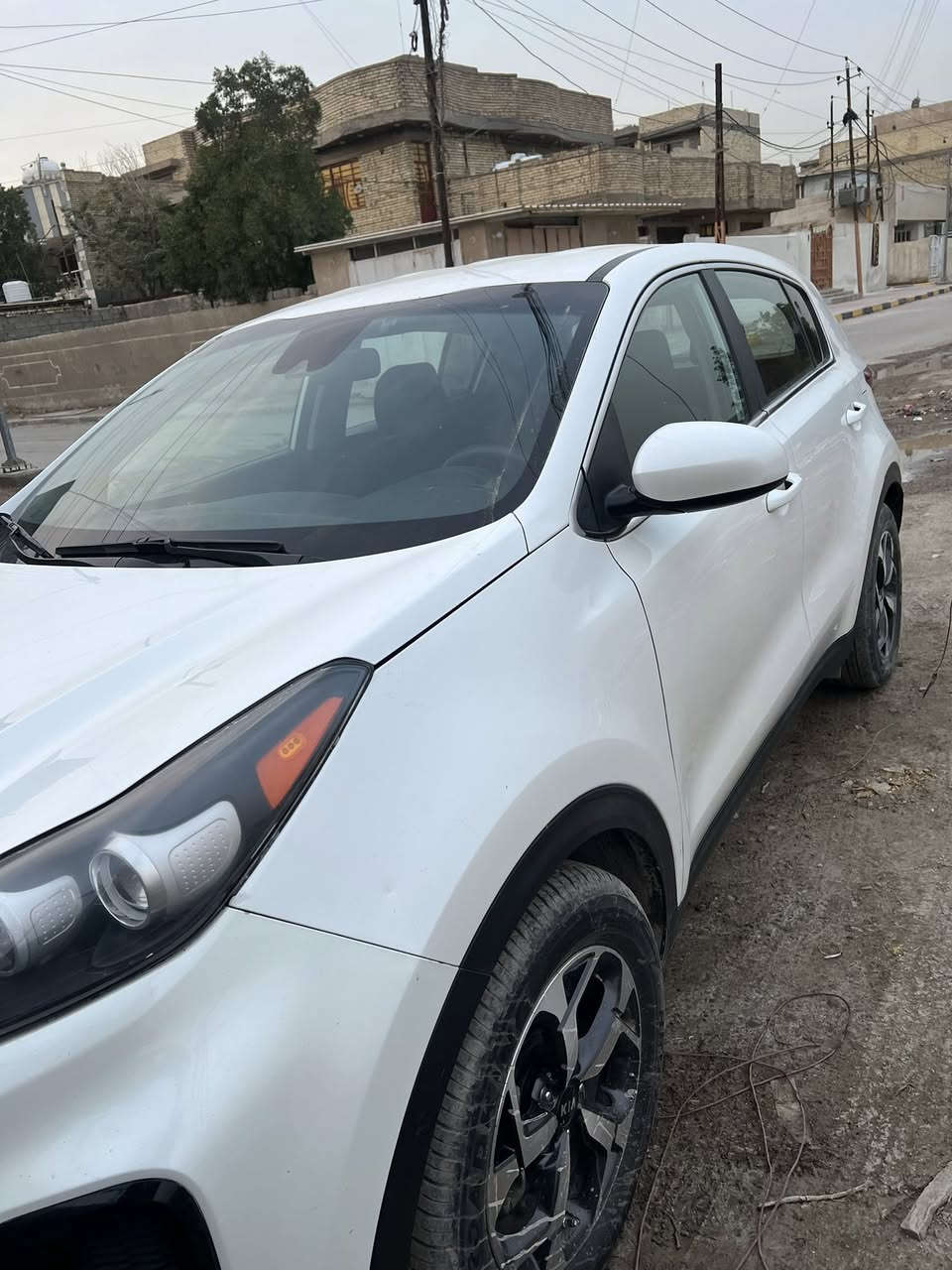 سبورتج 2022
وارد امريكي 
حادث 3 قطع جاملغ وبنيد بلادي مبدل وباب السايق نصه صبغ
سياره جديده وخير من الله 
ماشيه 65000
مكينه 2400GDI
شاشه كاربلاي 
تحديد مسار 
قفل سرعه 
توقف ذاتي
داخل اسود 

السعر:172
وبيها مجال الشراي يتصل 

رقم الهاتف:***********
