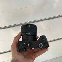 للبيع Sony A6500 للبيع  شتر 10 الف نضافه ٩٥٪؜   السعر 550$ وبيها مجال ...