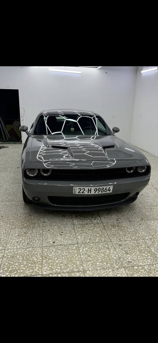 جالنجر 2023 sxt plusاخر اصدار
لون سمنتي مميز بيها فتحه
ماشية 25 الف
حادثها امريكا خشم الجاملغ 
وبالعراق باب وجاملغ
السيارة كلش جديده وكلش موضح بالصور
للاستفسار
***********
