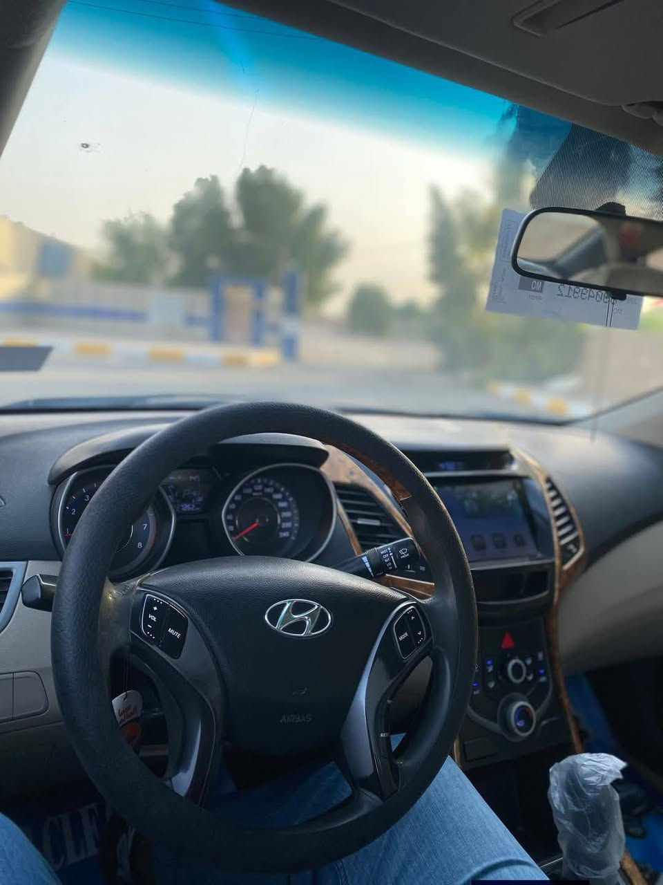 سلام عليكم مرخصه الادمن 
هونداي النترا ٢٠١٥ خليجي مكفوله كفاله ضربه صبغ تبديل فتح فول ماعدا البصمه محرك ٢٠٠٠ دوش جاهزه كير مكينه تبريد تخم تاير رقم بغداد حره بأسمي تحويل ثاني يوم 
مواصفات معروفه الفول 
مكان سياره بغداد الاتصال غير متواجد فيس
*********** السعر ١٢٥
