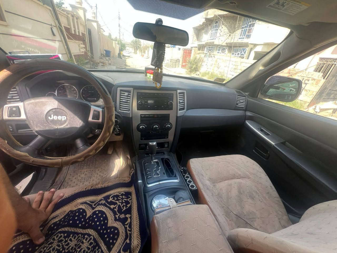 سلام عليكم
جيب شيروكي 
موديل 2008
اللون زيتوني 
الرقم بغداد دولي 
كير محرك جديد
كراسي كهرباء 
وارد امريكي 
قطتعتين تبديل نفس اللون وباقي صافي 
السعر 83وبيها مجال 
للاسفتسار اتصال ع رقم ***********
***********
