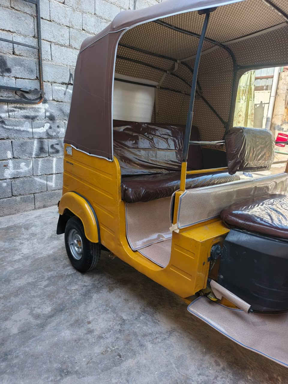 السلام عليكم تكتك بيه بس دواسات مصبوغه وباقي كفاله عامه  للبيع موديل 2019 بشهر ١١ بيه مكينه مال 20   المكان كربلاء ام داخلي اوراق التكتك  سعره 4 و 600  وبيه مجال رجان لا طب خاص ما جاوب ***********
