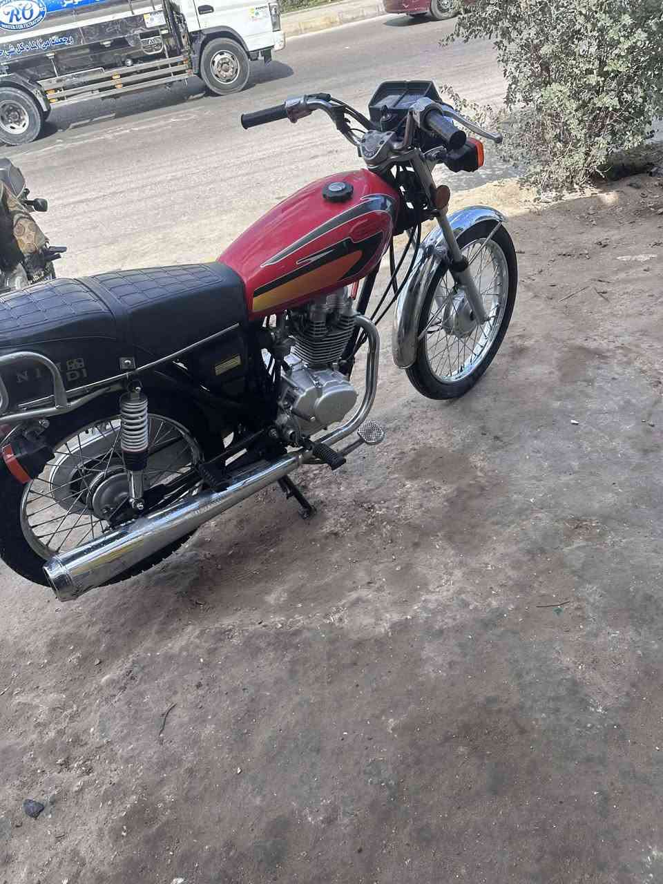 دراجه نظيفه للبيع عنوان كربلاء قطبت السلام سعر 475 وبها مجال اوراق***********
