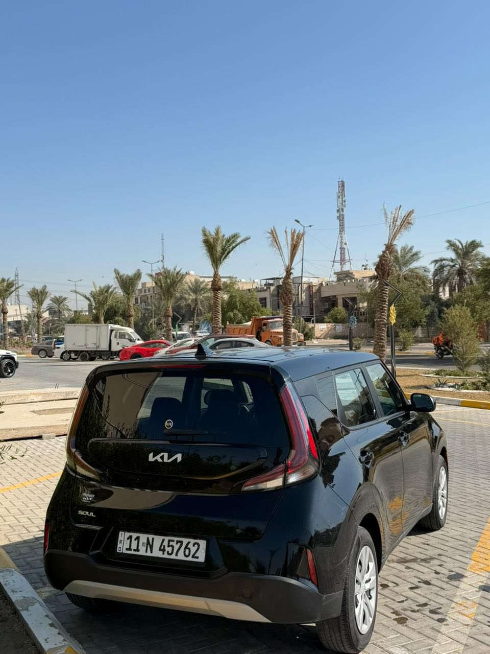 تحية طيبة 💙
كيا صول 2023 بغداد بسمي نص فول شاشة جبيرة وتحكم ستيرن ودشبول ديجتال وباقي مواصفات المعروفة مكينة ممفتوحة وكير ATM ماشية 79

رايدهة ب 125 ومجال بسيط 

بيهة جاملغ وبنيد مال امريكا وصار هنا بيها بابين  بالعراق سيارة نضيفة حيل ومناقصها شي  ابد

 مؤمل 

***********

 ***********

مكانها حي العامل
