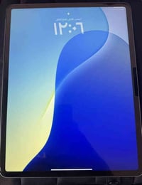 ايباد ابل 13 اير  ذاكرة 128 بطارية 100%  نظافة 100% يجي ويا شاحنة ايبا...