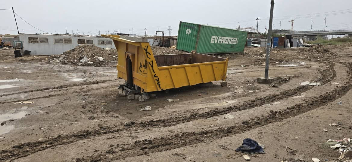 للبيع بدي مالير طوله ٤،٦بدي نضيف ونج بالصدر دبل شاصي ٩٠ التفاصيل اكثر والسعر اتصل على الرقم *********** والشراي بي خير ويدلل
