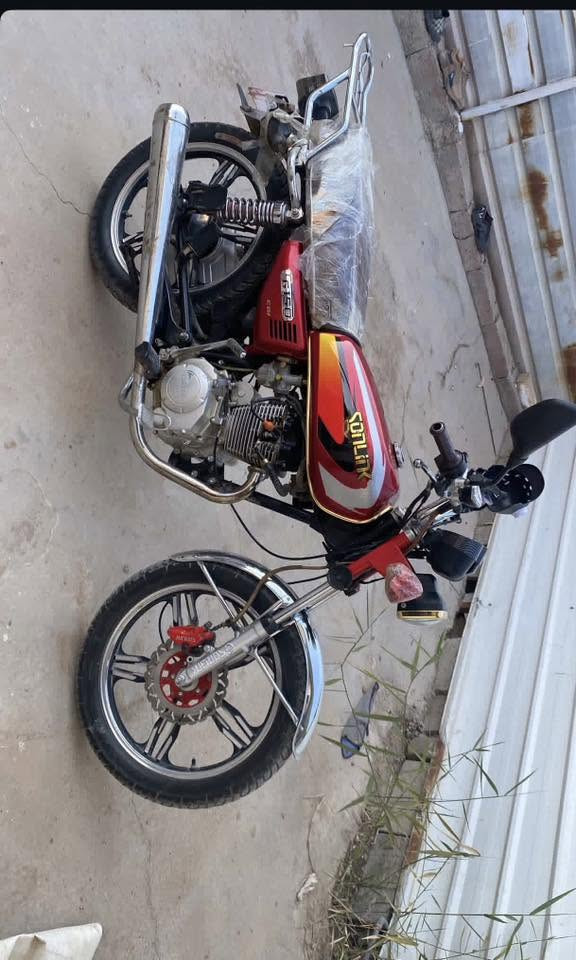 دراجة 200cc للبيع 
ب ٥٥٠ وبيها مجال 
*********** واتساب
ابو غريب
