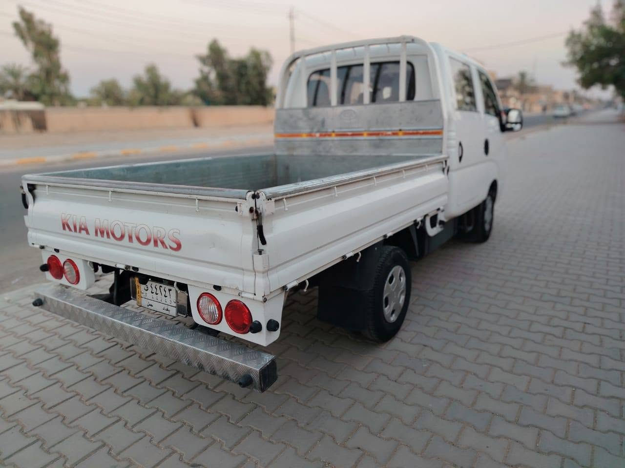 السلام عليكم عندي كيه دبل قماره موديل 2016 رقم بغداد سياره جديده كير محرك اكسل كله جديد السياره استخدام شخصي ماشايله حمل ابد تبريد ثلج سياره ماشيه  140 الف حقيقي محرك ما مفتوح على الشركه العنوان بغداد المشاهدة لشراي يتصل *********** / ***********

