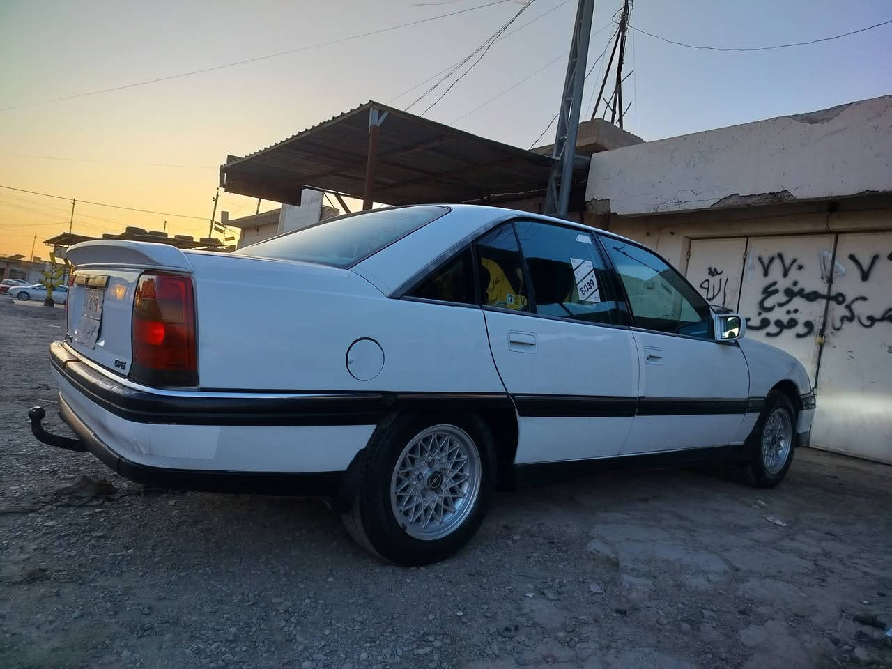 سلام عليكم للبيع اوبل اوميكا  موديل 92 رقم أربيل صاقطه اربع اشهر كير اوتوماتيك 20 بلادي تبريد بلادي شرط تحويل وغرامة دفتر بنزين موجود سياره مابي اي نقص كير مكينه شرط لا صرف ولا بخار اربع تيرات جديد صدر دبلات جديد سقف اسلايت كهربائي جام كهربائي كهربائيات كامل سعر 38   شراي يخابر مكان طوز ماجاوب لا تعليق ولا خاص رقم هاتف ***********
