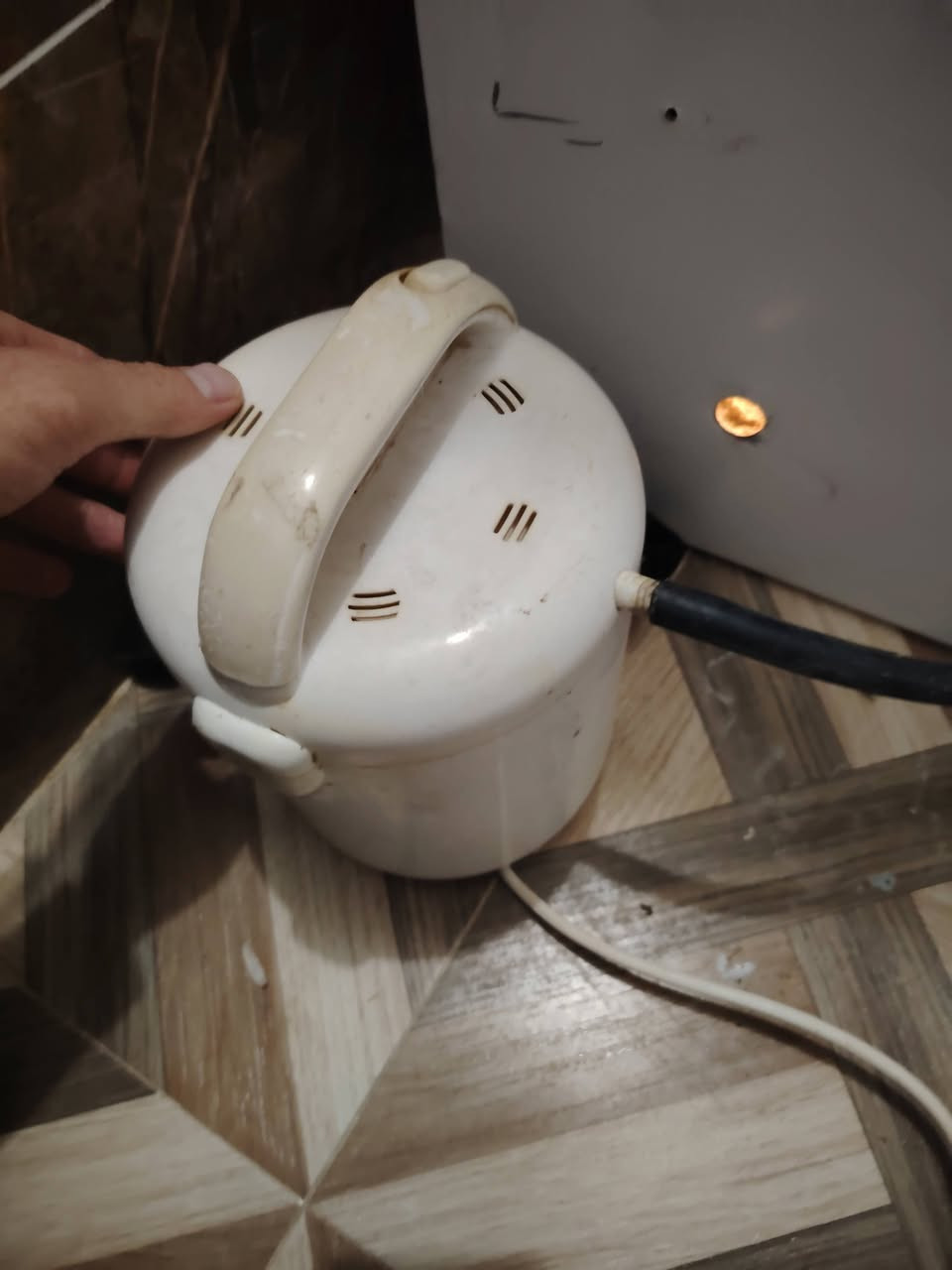 مقفاس ثلاجة يأخذ 500 بيض شغال فول الي يريده يجي خاص او يكتب بل تعليق


**إذا كنت صاحب هذا الإعلان وتريد حذفه لأي سبب، رجاءا أرسل رسالة إلى الدعم الفني**