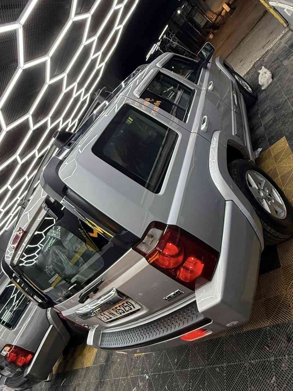 جمعة مباركة
للبيع فقط السيارتين جدد  ب اسمي تحويل مباشر ومكانهن بغداد العطيفية 
  *********** 

جيب كوماندر رصاصي 2008 مكينة هيمي 5700 رقم بغداد الجديد ماشيه 105 الف فول مواصفات للاخير 3 سلايد 3 قطع تبريد  بيهة صبغ فقط باب السايق وبنيد  جاهزة للاخير بدون اي نقص تخم تاير جديد باتري جديد تبريد ثلج  ومسويلها ادامة كاملة من منظومة بانزين وحمام ونانو سيراميك رايدها ب 122 ورقة وبيها مجال ..
   
وجيب كوماندر شمباني 2007 مكينة 3700 رقم بغداد الجديد ماشيه 130 الف فول مواصفات ما عدا السلايد بيهة صبغ فقط جاملغ خلفي وشبر بالجنطة وجاهزة للاخير بدون اي نقص تخم تاير جديد باتري جديد تبريد ثلج ومسويلها ادامة كاملة من منظومة بانزين  وحمام ونانو سيراميك رايدها ب112 وبيها مجال ..
