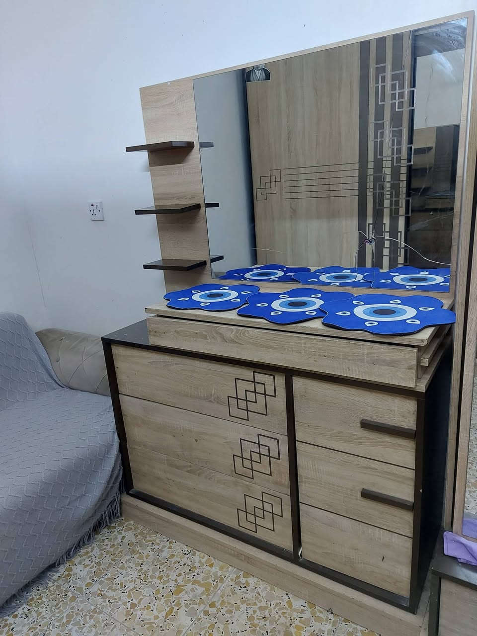 غرفه تركيه مسعجله ع بيعته سعر (150)وبيهه مجال رقم ***********
