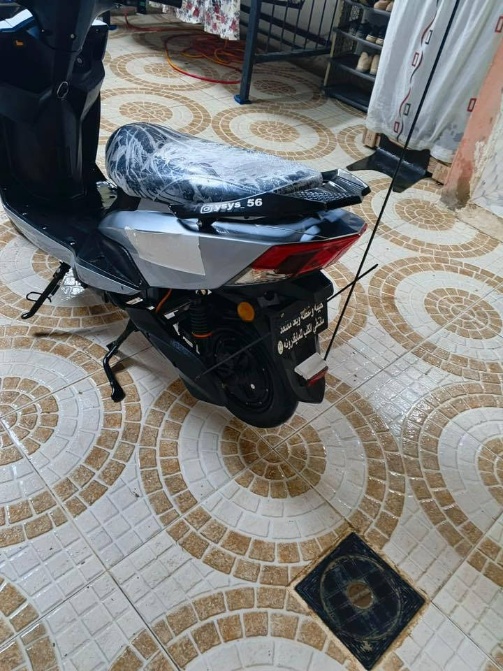 سلام عليكم دراجه سكنس 3 نمر شحن يمشي 50 كيلو استخدام 3 اشهر  سرعه حقيقيه 50  عدد البطاريات 6  نوع البطاريات ليثيوم السعر 600  وبي مجال للطيبين الرقم  ***********
