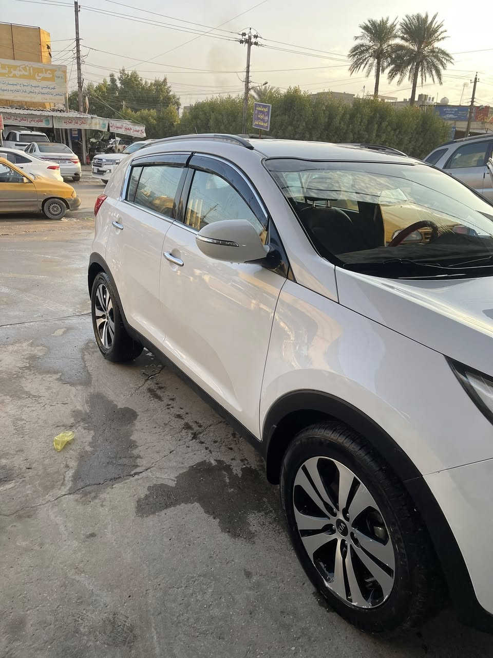 السلام عليكم سبورتج 2013 خليجي مكفولة
مكينه دوش كير مكينه مكفوله 
 السياره جاهزه من كلشي دينار ماتصرف عليها
داخل برتقالي مميز ماشيه 87 الف كيلو
مري شفط تحكمات ستيرن 
أشاير بل مري
جلد
ثلاجة
مكاني بغداد 
السعر 153
***********
***********
