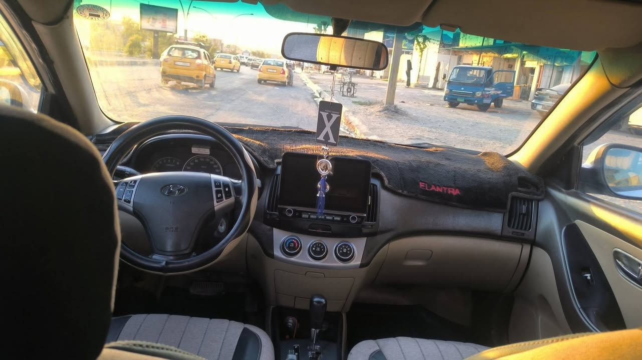 النترا ٢٠١٠ اربيل صاحبها موظف مكلف بالنشر بدون كابون امبدل سستم بدون دواخل اتريد وكالة او تحويل السعر ٩٠ وبيها مجال مكاني موصل الايمن ***********
