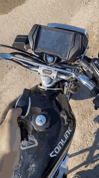 دراجه للبيع موديل 24 

سلام عليكم دراجه ايراني ضاقطه وزنجيل محرك 150حقيقي دراجه كامله دشبول شغال 
اوراق اصولي بصمه عن بعد لايت علي ناصي اشاير كلشي شغال ما بيها اي نقص 

عنوان بغداد 

السعر 750

***********
