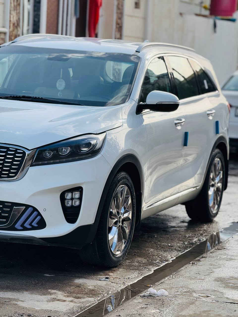 سورنتو 2019 خليجي  مكفولة من رقم انكلزي بغداد بسمي تحويل ثاني يوم 

مكاني بابل  ***********

مواصفات السيارة معروفه 
ماشيه :  121Km 
محرك 6 سلندر 
بصمه
شاحن وايرلس
شاشه لمس اندرويد
كشنات جلد 
7 راكب
نظام car play& Android
حساس امامي خلفي 
3قطع تبريد
لد امامي مع تشغيل
كروس سرعة
سبعه راكب
ويل كب كروم
بصمه تشغيل وابواب 
مري شفط واشاره بالمري 
جنطه كهربائي
فول تحكم استرن 
كشنات كهربائي 
حداديه ومحرك مكفول كئفاله عامه اي نقص مابيه وسياره خير من الله 
اربع انظمه قياده  Sport  ،eco ،comfort   ،smart
