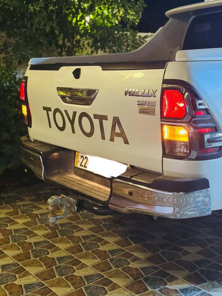السلام عليكم
للبيع بيكم هايلوكس ٢٠٢٠ 
TRD
ماشية ٨٧ 
مكفولة كفالة عامة 
رقم اربيل بأسمي 
بانزين 
سيارة حلوة و جديدة مال جناي سيارة اخت الزيرو استخدام شخصي 
السعر ٣٢٥ و بيه مجال 
العنوان بابل 
للاتصال 
***********
