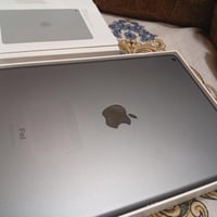 ايباد الجيل التاسع • ٢٥٦ • كامل الملحقات
