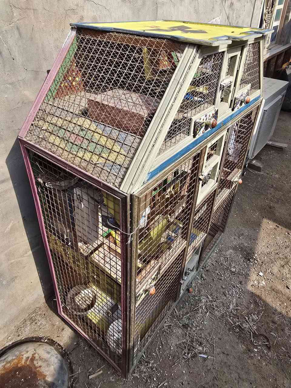 السلام عليكم قفوص بيوت ٣ البيع ١١٠ الف البصره جزيره كباسي***********
