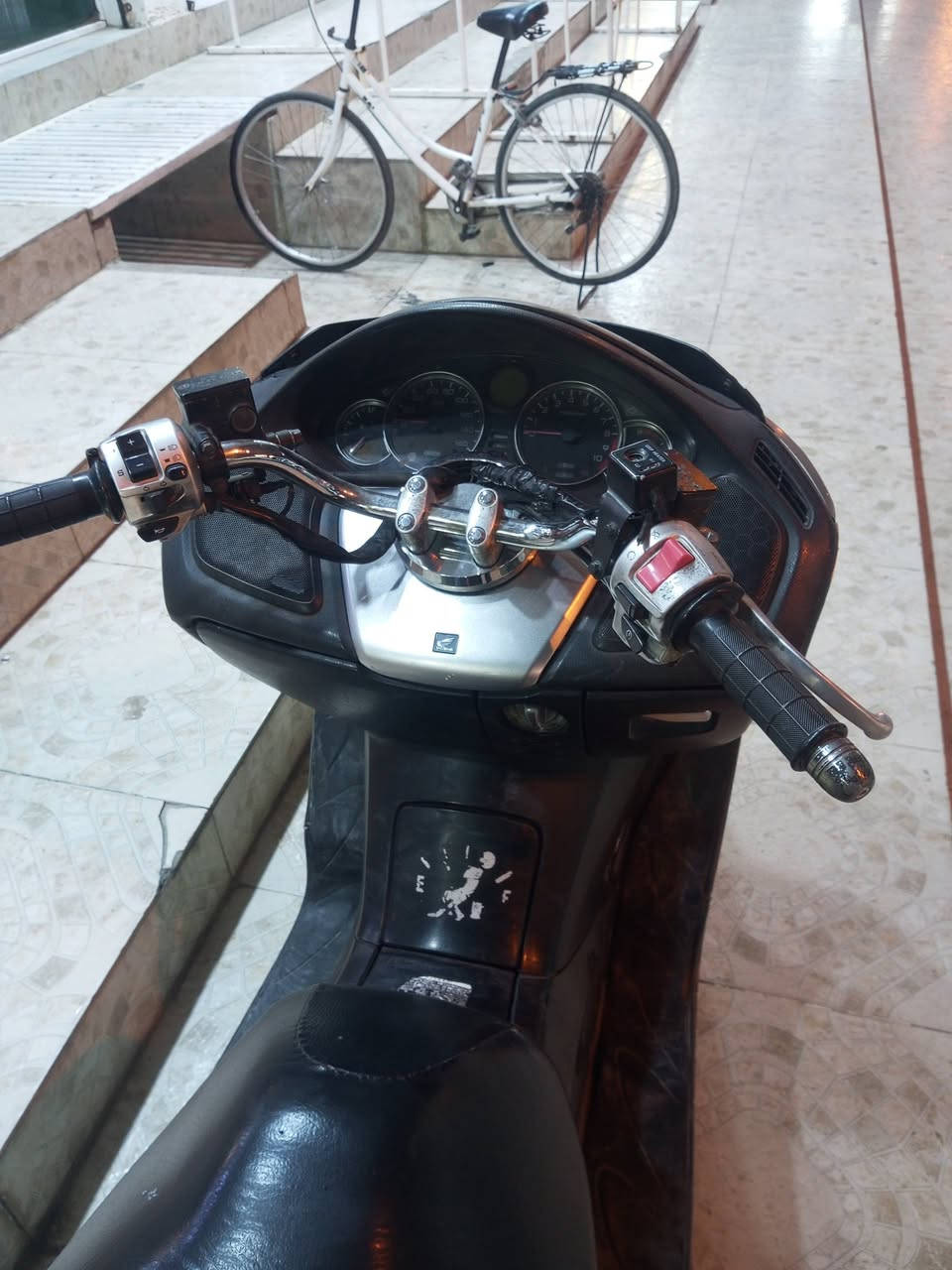 سلام عليكم فورزا للبيع 09 _2009السعر مليون 800وبي مجال الرقم  ***********
