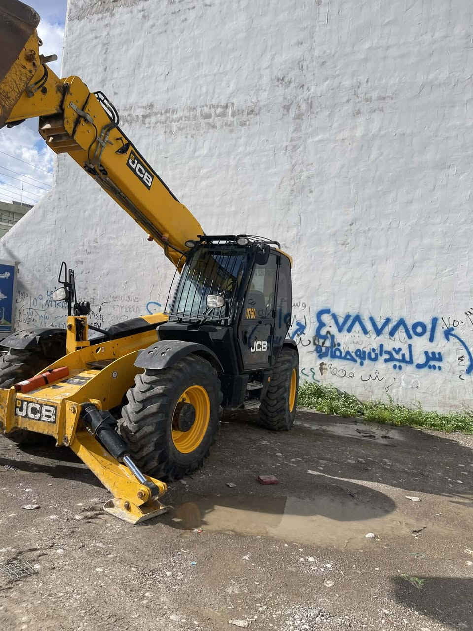 بوفروشتن فول مواصفات انجكتةر  ١١٠٠٠ هةزار سعاتي هةية هةموو كياني بةشةرت موديل ٢٠١٥
***********
