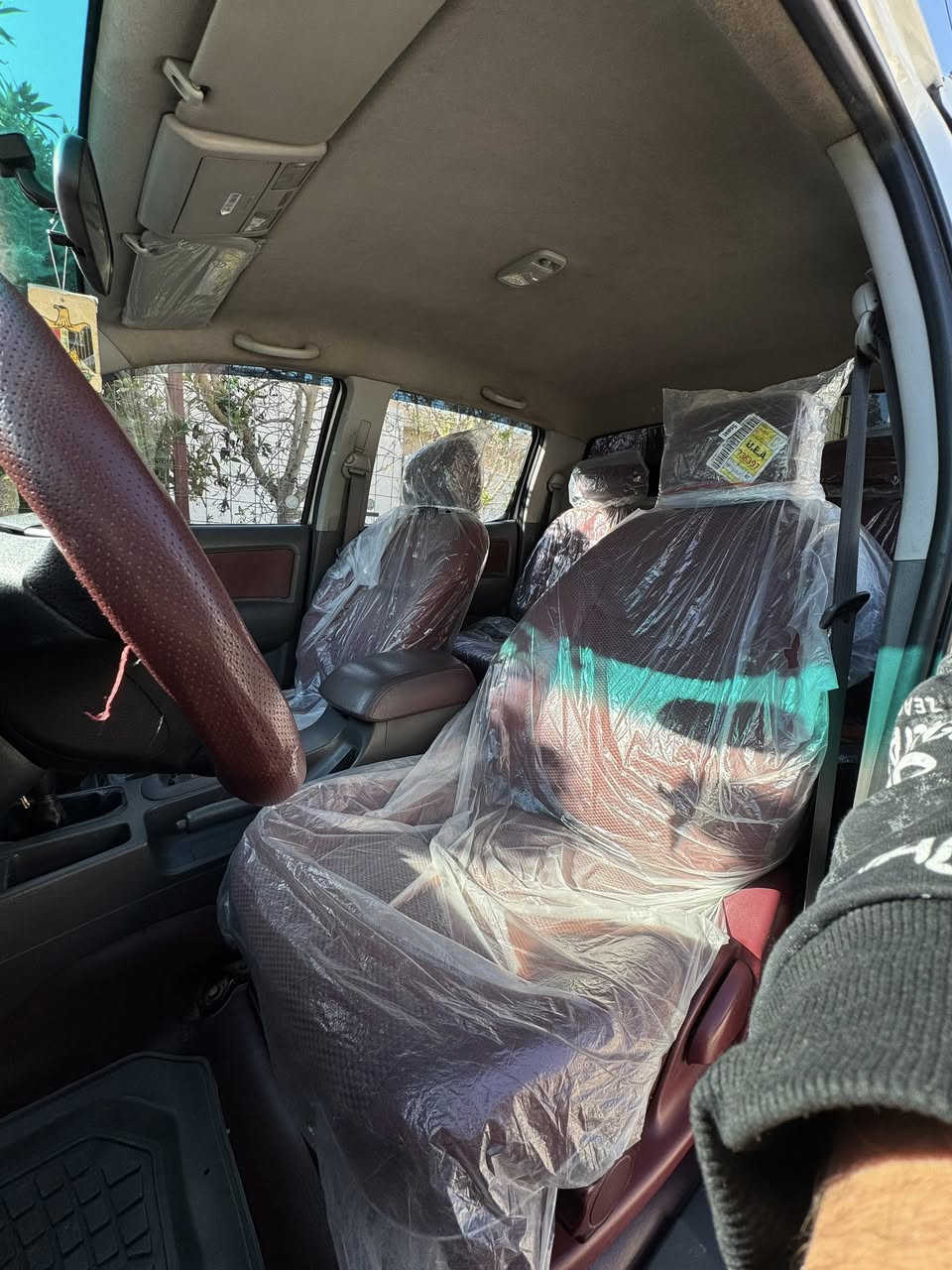 للبيع تيوتا 2014 رقم بغداد بسمي كير اوتماتيك سيد نهرو   داخل صاج دوشمة اشاير بل مري شاشا تخم تاير جديد سيارة مكفولة كفالة عامة كير ومحرك على وضع الشركة سياره جديدة بمعنى الكلمه فقط بيه كارت شبر  
السعر 240 وبيه مجال بسيط مكاني بغداد 
الرقم الهاتف ***********
