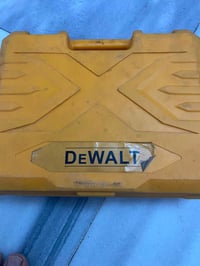 للبيع دريل شحن  كشر مجمده نضيف  مولده   لاستفسار على الرقم 07727641307