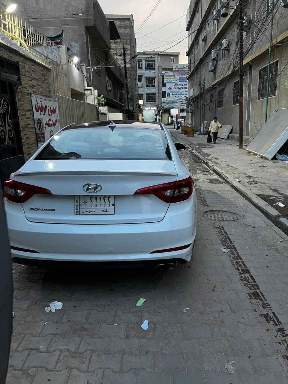 سلام عليكم
سوناتا 2016 ماشيه 82 ميل
محرك 2400
حادثها دعامية فقط بدون داواخل.
الهيكل الخارجي بي بعض الملاحضات 
نصف مواصفات السياره 
فول تحكم 
نظام ايكو الاقتصادي 
مانع انزلاق 
شاشه بلاديه 
كامره دواره 
وباقي المواصفات العاديه مالتها  
وعليها ادامه محرك
 المحرك والكير  ممتازة 
عليها تخم تاير جديد وصدر السياره بالكامل نضيف وجديد  
سعرها 117وبيها مجال 
مكان السياره بغداد الجديدة 
اي استفسار ثاني اني حاظر 
***********
