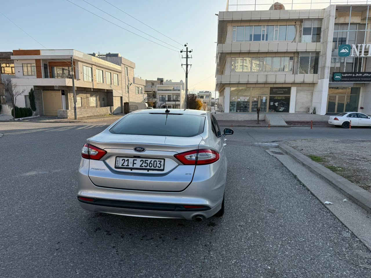 فۆڕت ڤیوشن 2016 مواسەفات se
122 هەزار مایل ڕۆیوە
سەیارەکە یەک پارچە بۆیاخی 
یەک چەمەلەخی دوای سایەق بۆیاخی ئەمریکایە 
لەسەر ساخی 
دو درگاشی گۆڕاوە بە بیلاد
 لەسەر قرچێکی بچوک کە لە دەعمەکەدا دیارە
سەیارەکە زۆر جایزە 
٤ تایەی تازەیە 
یەک چرکەو گەڵایەکم لێ ببڕە 
سەیارەکە ماڵی دۆستە سەنەوی تا ٢٠٢٧ تازەیە

سـعـر : لە کۆمێنت داوابکە ڕاستەوخۆ بۆت دێت 📥 

گێڕ مەکینە کارە بای هەمو گیانی بەشەرت 
هیچ کێشەیەکی تێدا نییە 

ژمارەی خاوەنەکەی 
***********
***********
