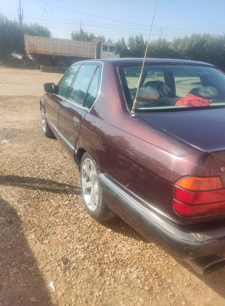 السلام عليكم سياره بي ام 730 للبيع رقم واسط انگليزي سنويه لل 2030 اداورلك بنفس اليوم السياره حلوه ترايها حلو محركها بي لاستيك ولف بدايه مو تبخير مستمر يعني مابي شي گيرها جديد تخم تاير ناظه 80 بالميه ويل كب عنكبوت غرفه جديده كهربائياتها كلها شغاله ترايك للبصره سبير ويل كب السياره مابيها ضربه سعرها ب55 وبيها مجال لشراي وترهم مراوس وهذا رقمي بي واتساب ***********/*********** السماوا, المثنى
