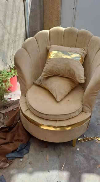 ورشة صلاح الكناني لتصليح و دوشمة وتغيير القماش والإسفنج لجميع انواع التخومة والديوان  نشتغل بجميع انواع الاقمشة حسب اختيار الزبون قماش تركي درجة اولى  وسفنج مميز اول للاستفسار الاتصال على الرقم *********** يوجد واتساب
