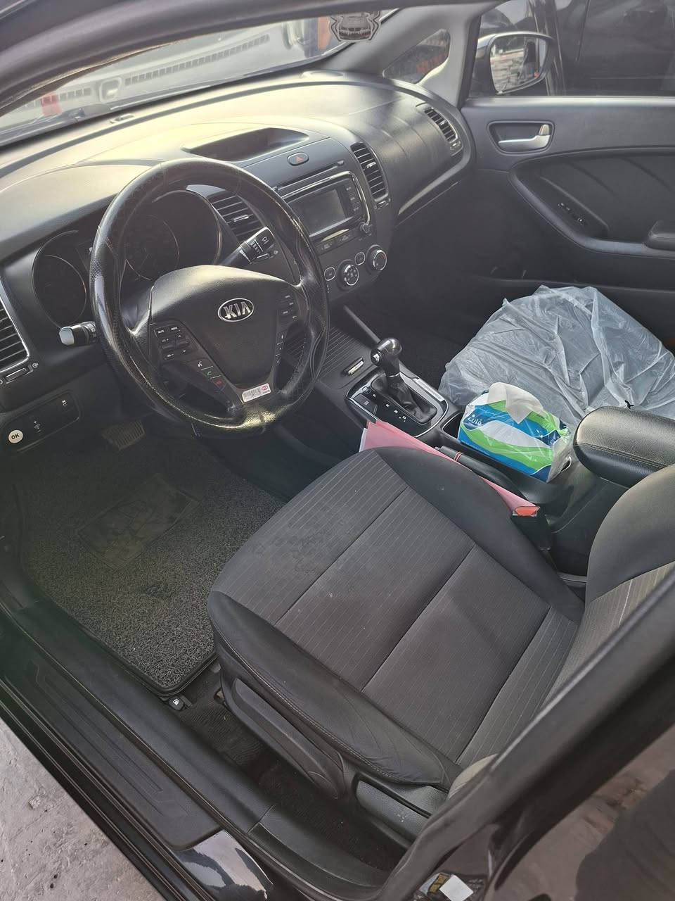 سلام عليكم كيا فورتي موديل 2017 وارد امريكي حادثها جاملغ وبنيد بدون دواخل  مواصفاتS مكينه دوش 2000 كير AT ثلاث انظمة قياده تحكم ستيرن سياره جاهزه كير مكينه تبريد  رقم اربيل باسم شركه تريد تحويل تريد وكاله مكانها بغداد الكرخ الدوره شارع 60تلفون ***********.***********السعر 118 وبيها مجال للشراي
