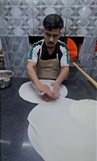 الزنجلي • لحم بعجين وبيتزا • ٥:٠٠-٢:٠٠