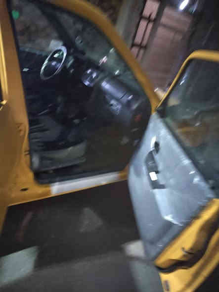 السلام عليكم سايبه للبيع موديل 21 جير محرك كفاله عامه تخم تايرات الصدر حداديه كلها على الوضع الشركه دوشه مع عامه كامله السياره اي نقص ما بها السعر 62 وبيها مجال بسيط***********
