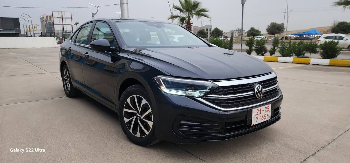 Jetta 2024  
مواصفات S  
فةخس و هةزة كراوة ✅️
١٣ هةزار رويشتوة   زور خاوينة 
چاملغ و بونيد سبوغة 
ارباك سيستم 
گير و مةكينة و كارةبايات بةشةرت  
بةناوي خومة  
سعري ١٢٧ وةرةقة و مجال 
***********  هةولير أربيل, العراق
